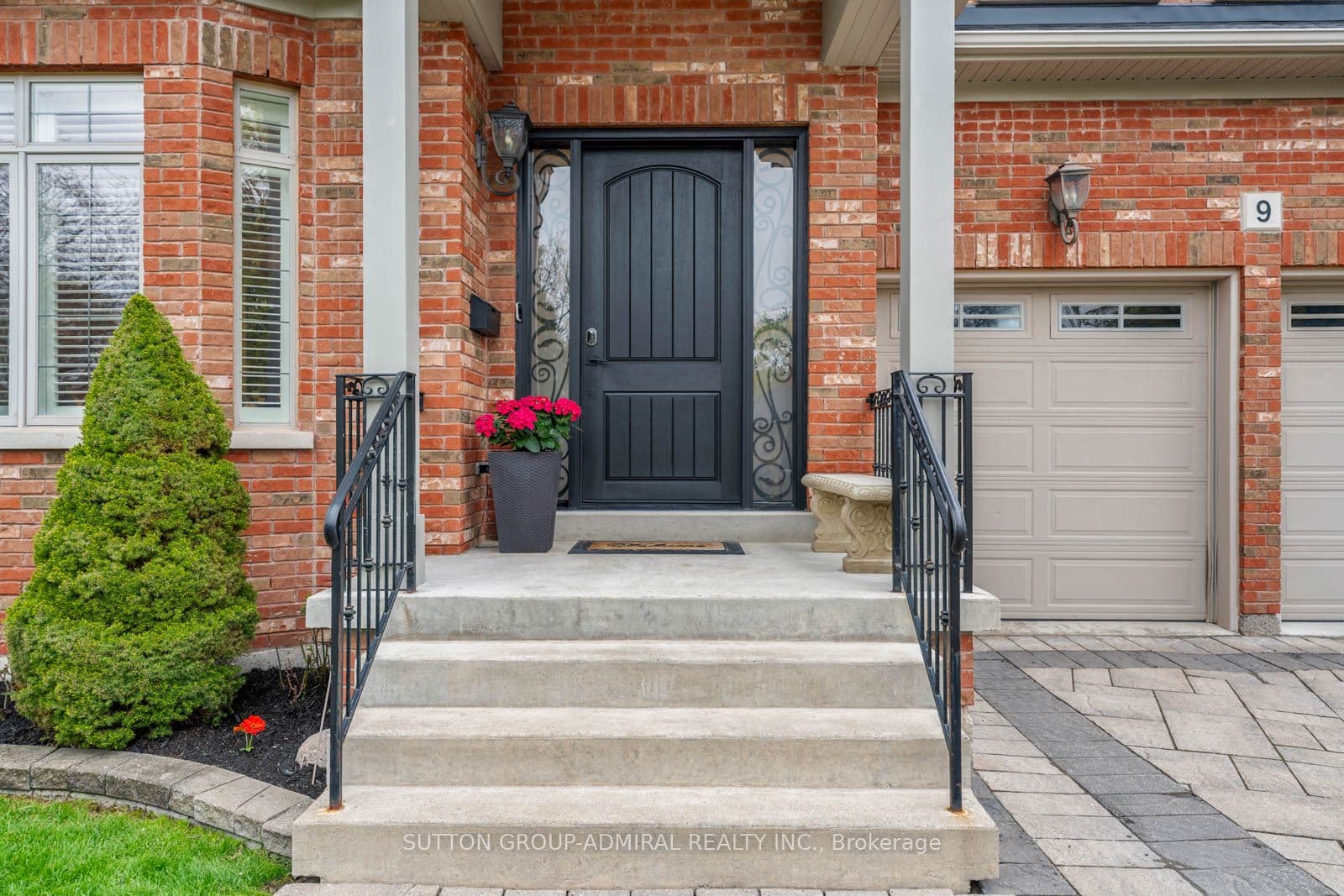 9 Cheshire Drive, Toronto, ON M9B 2N7