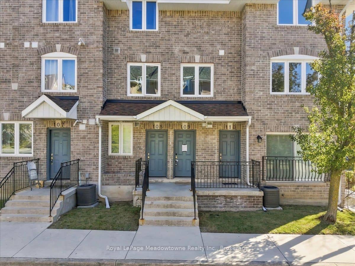 75 Weldrick Road E 109, Richmond Hill, ON L4C 0H9