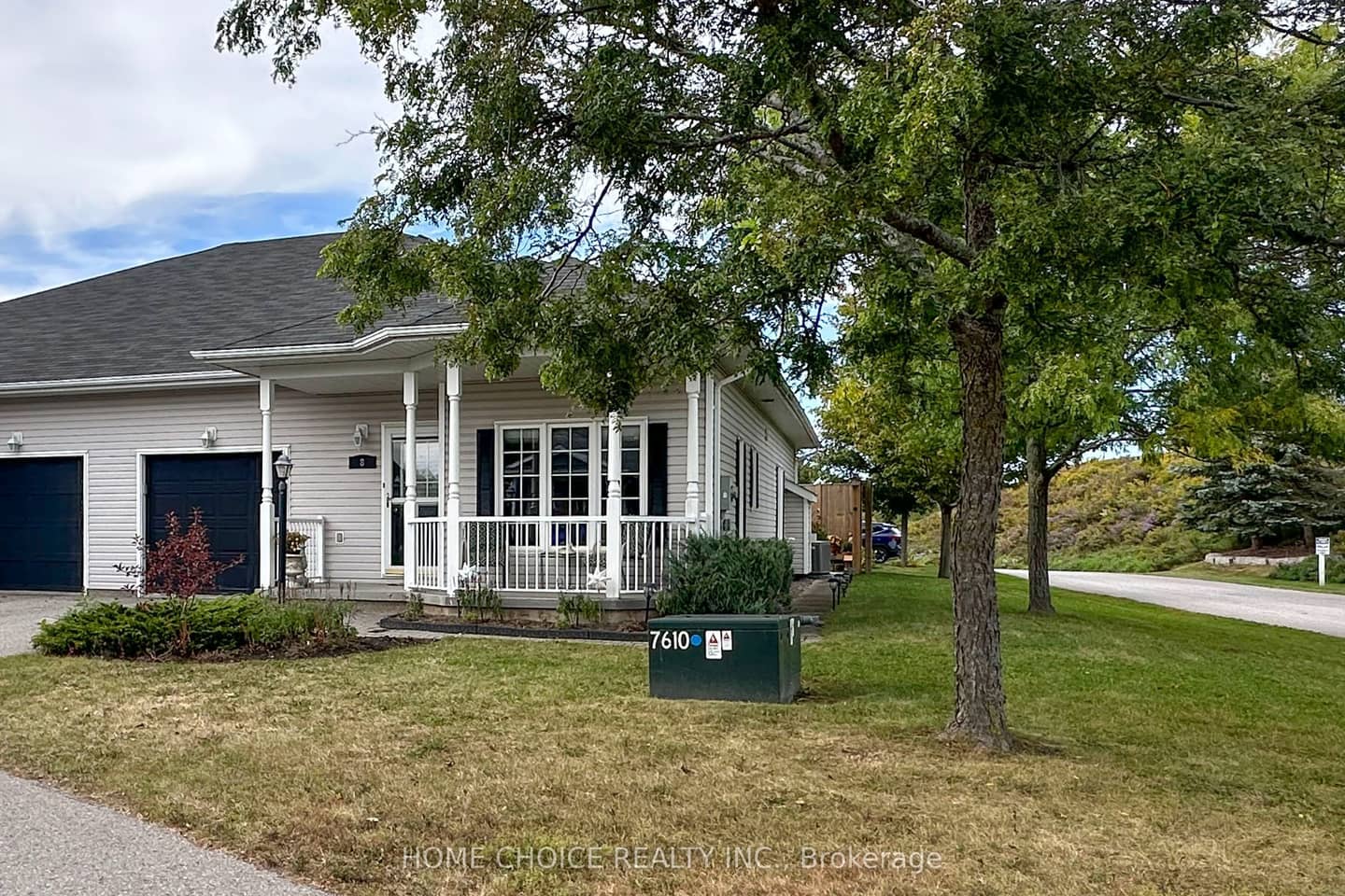 8 Hinkley Trail, Clarington, ON L1B 1P4