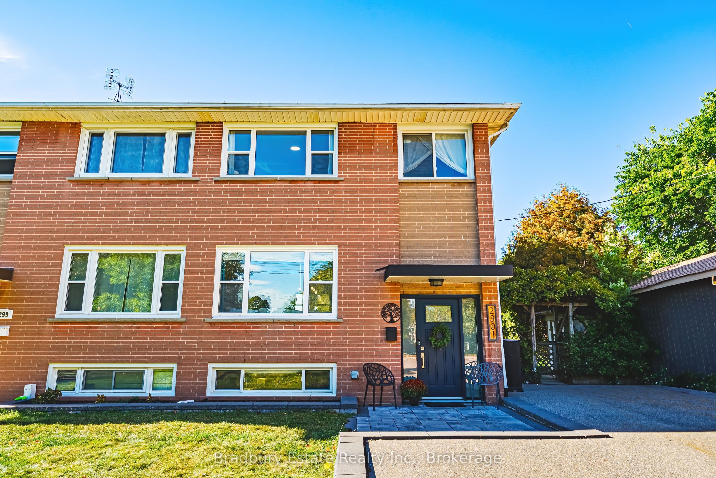 2301 Barclay Road, Burlington, ON L7R 2B7
