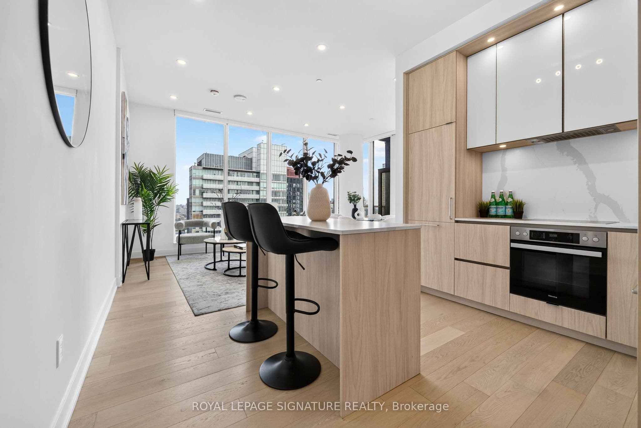 15 Mercer Street 4005, Toronto, ON M5V 0T8
