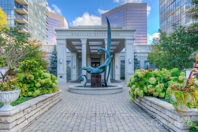 15 Greenview Avenue 1505, Toronto, ON M2M 4M7