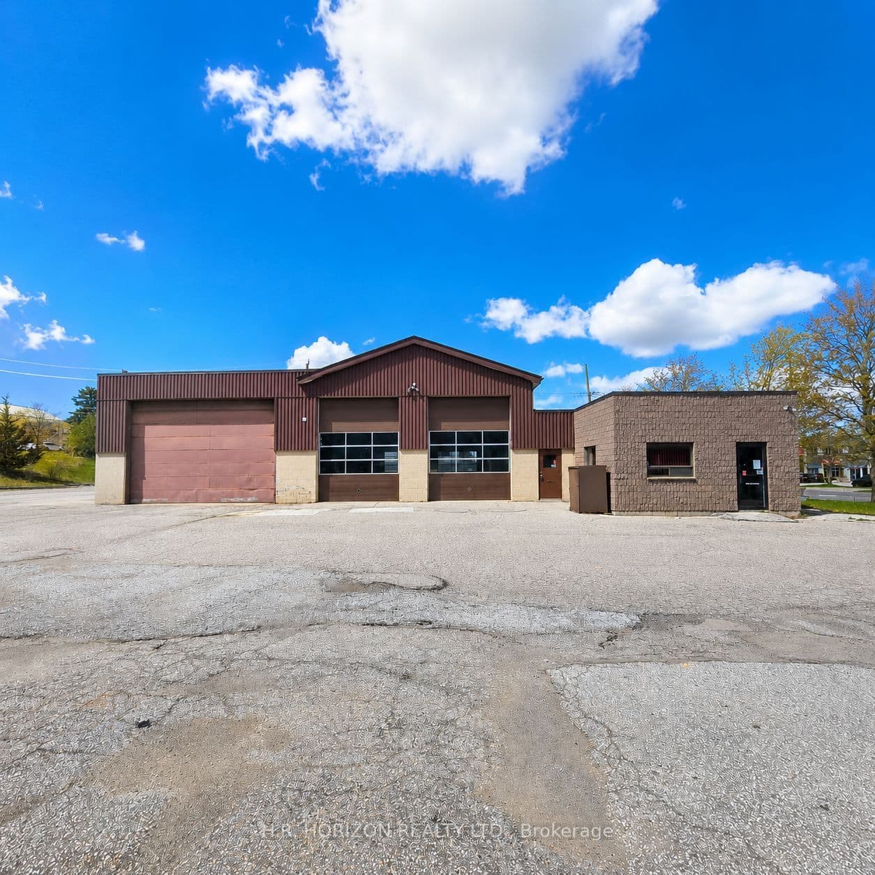 60 Industrial Parkway N, Aurora, ON L4G 4C2