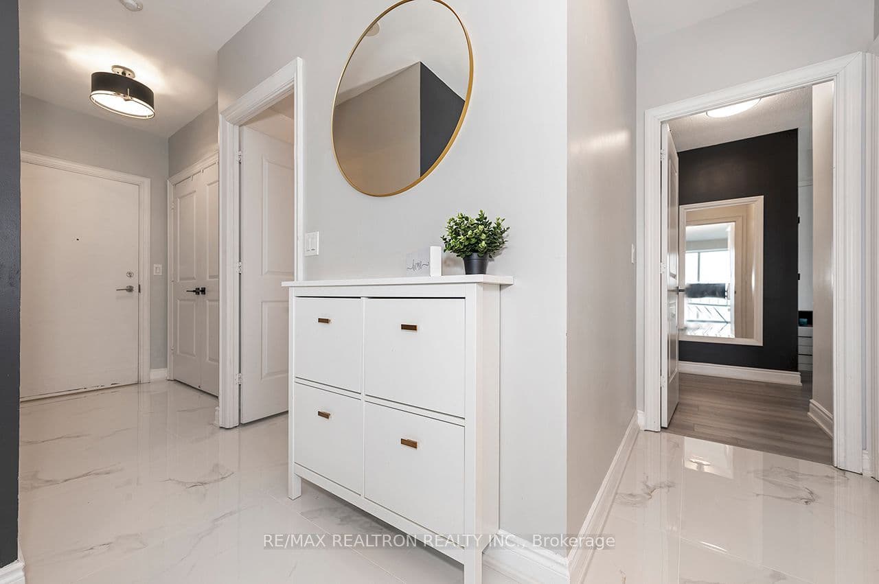 16 Brookers Lane 2407, Toronto, ON M8V 0A5
