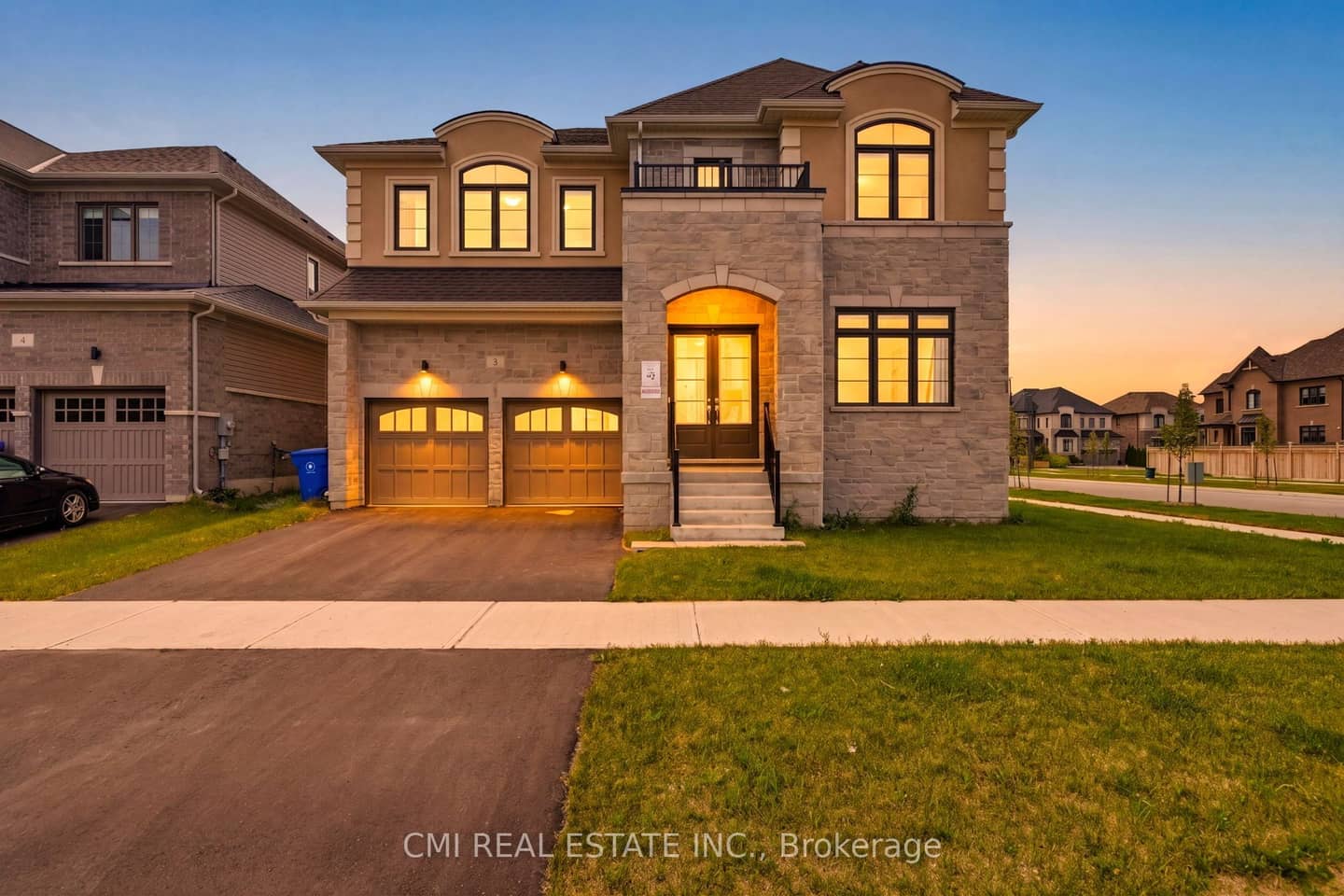 2 George Ellis Drive, Georgina, ON L4P 0S3