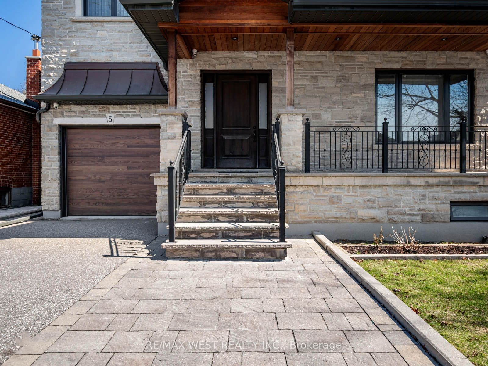 5 Paula Boulevard, Toronto, ON M8W 4B5