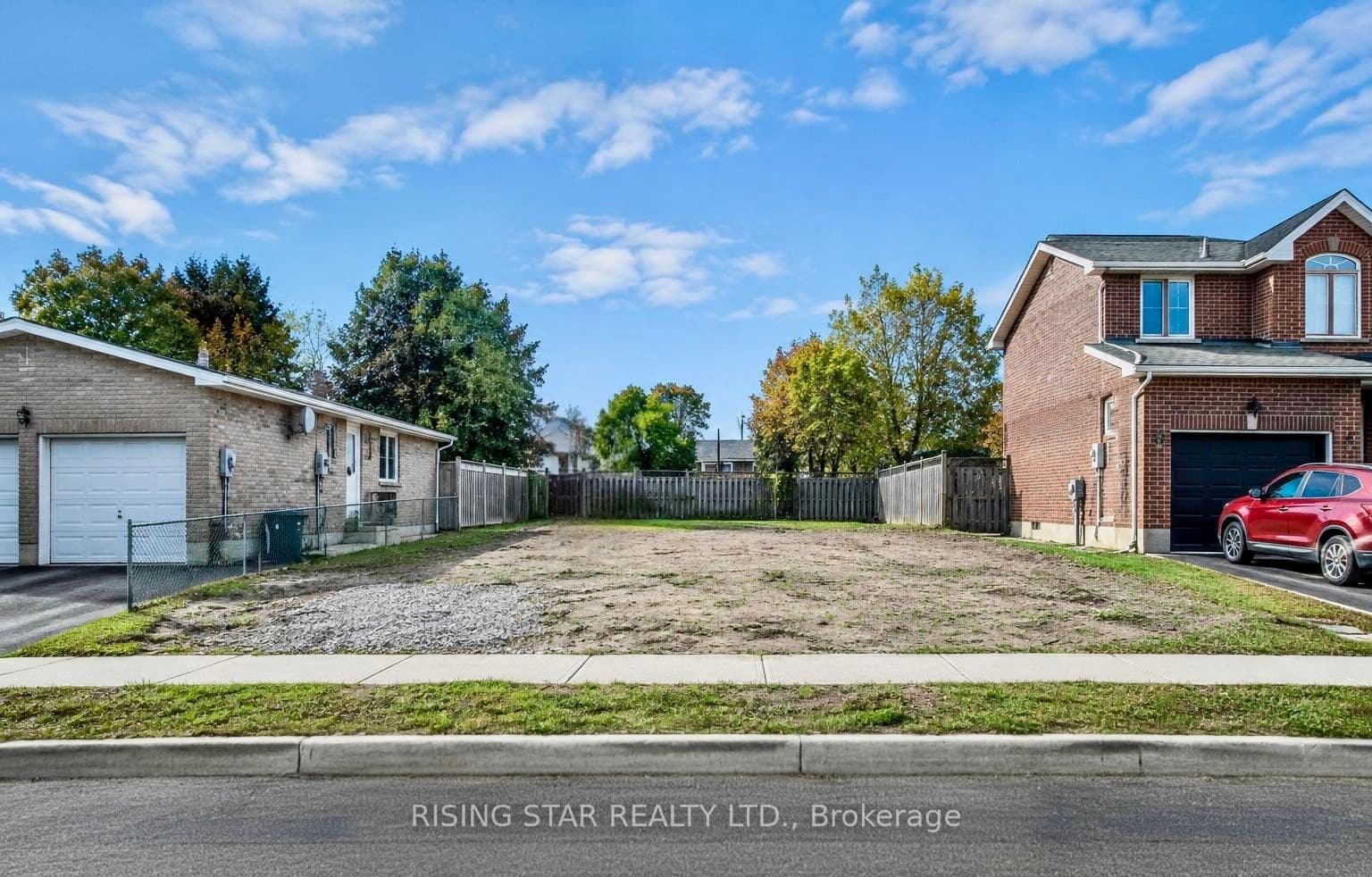 706 Cochrane Street, Whitby, ON L1N 5J5