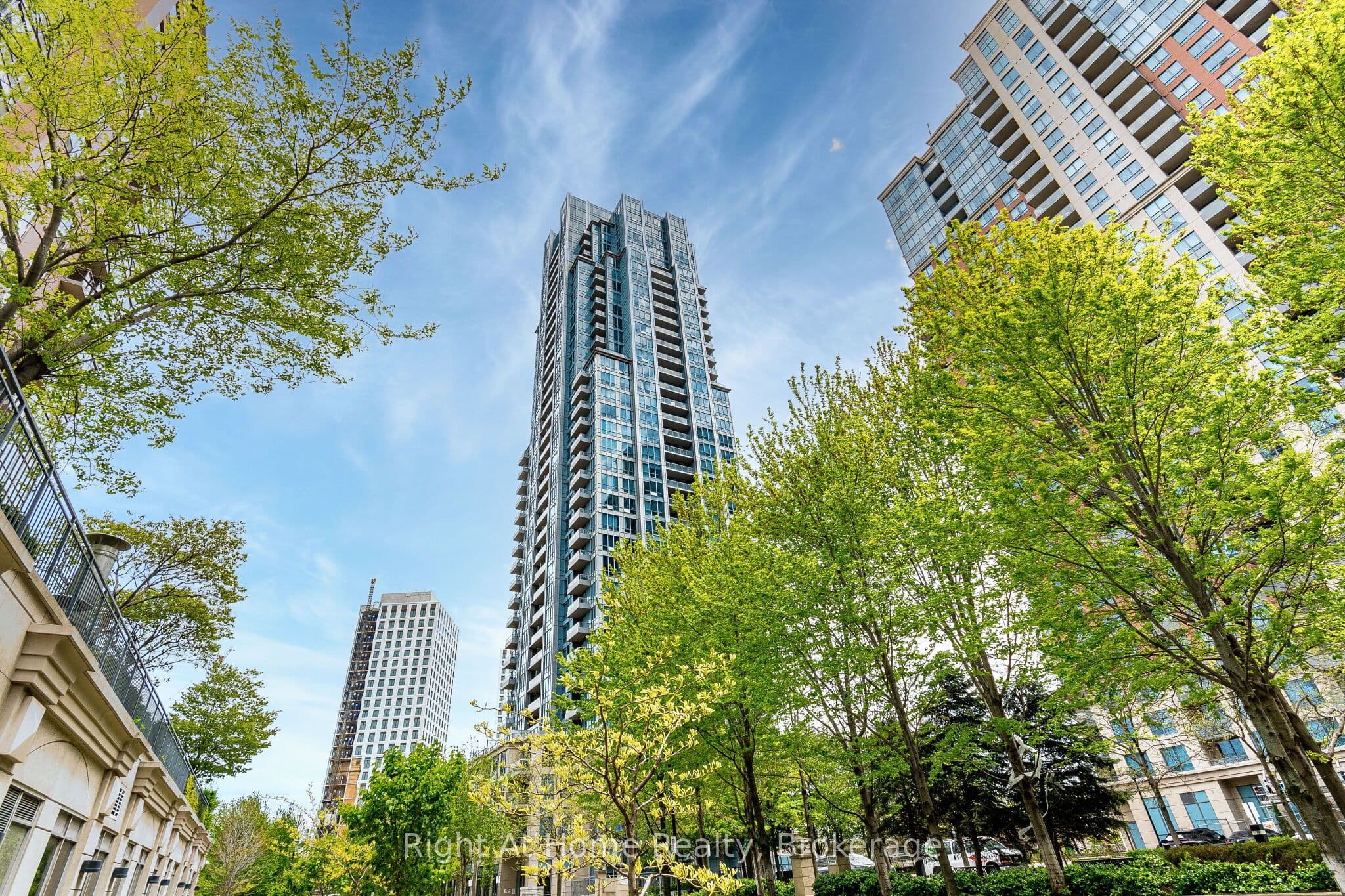 15 Viking Lane 1303, Toronto, ON M9B 0A4