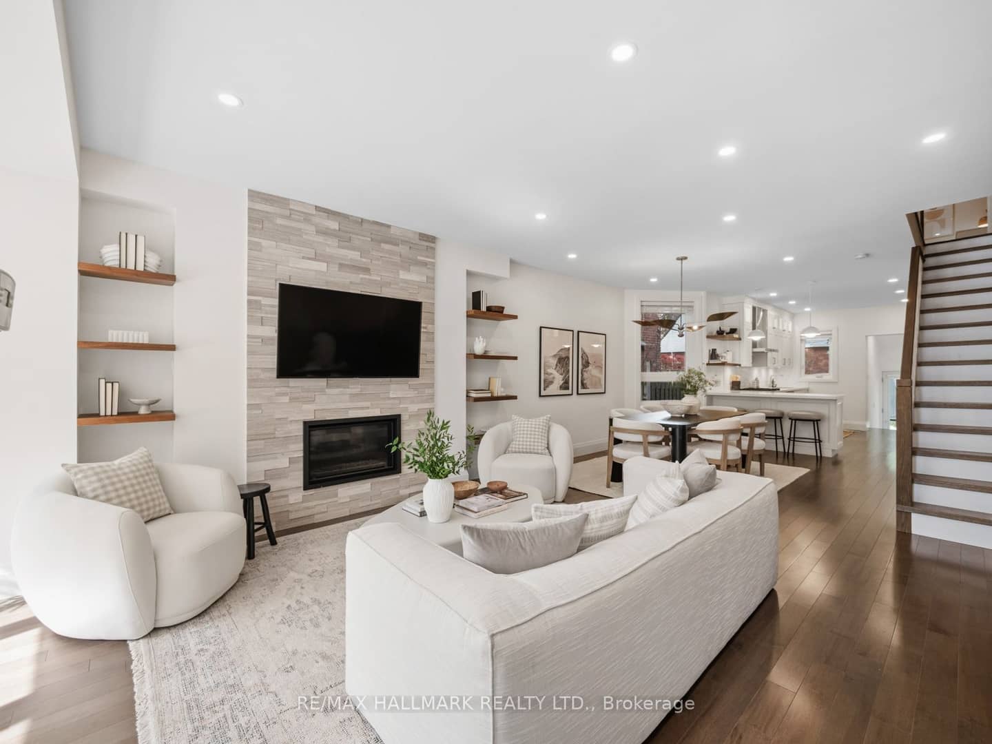 189 Greenwood Avenue, Toronto, ON M4L 2P8