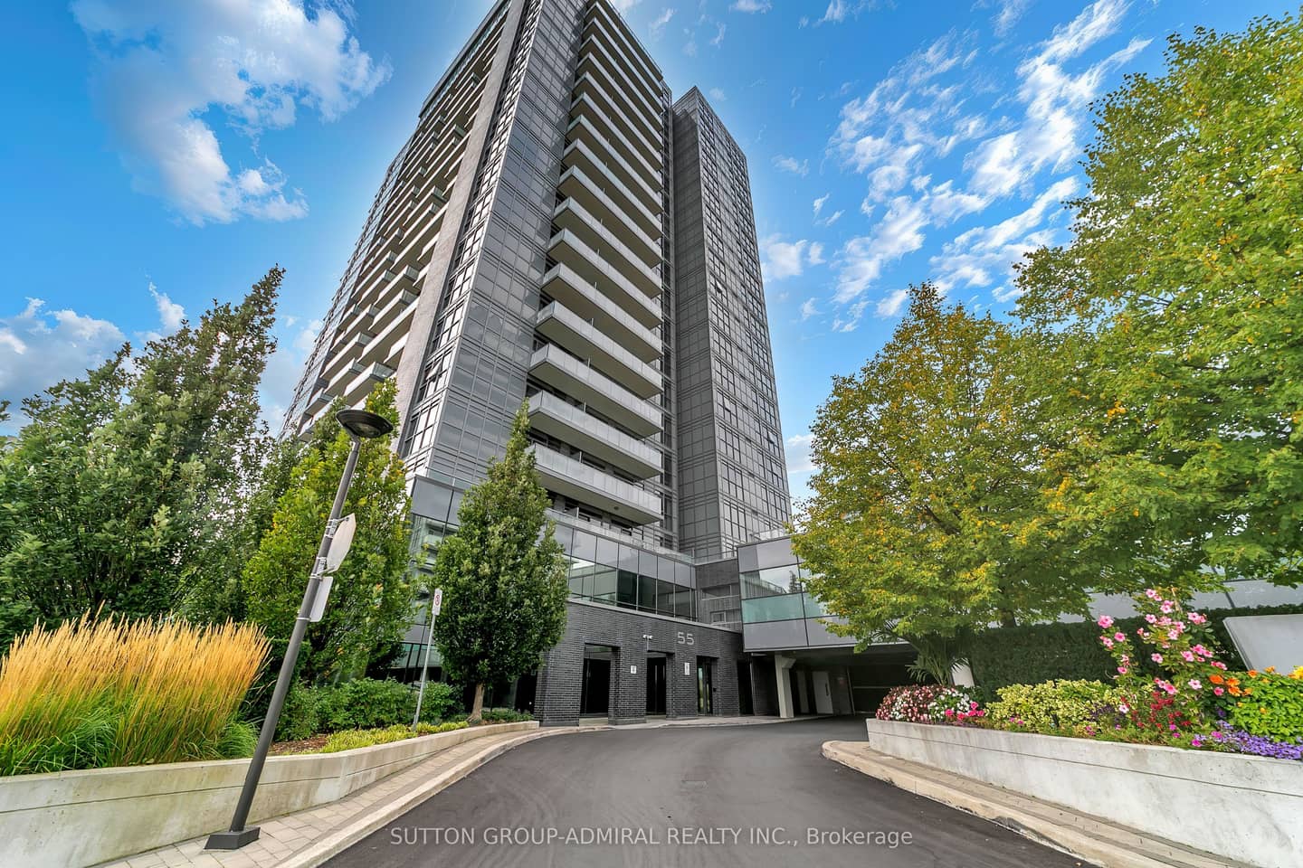 55 Oneida Crescent 1005, Richmond Hill, ON L4B 0E8
