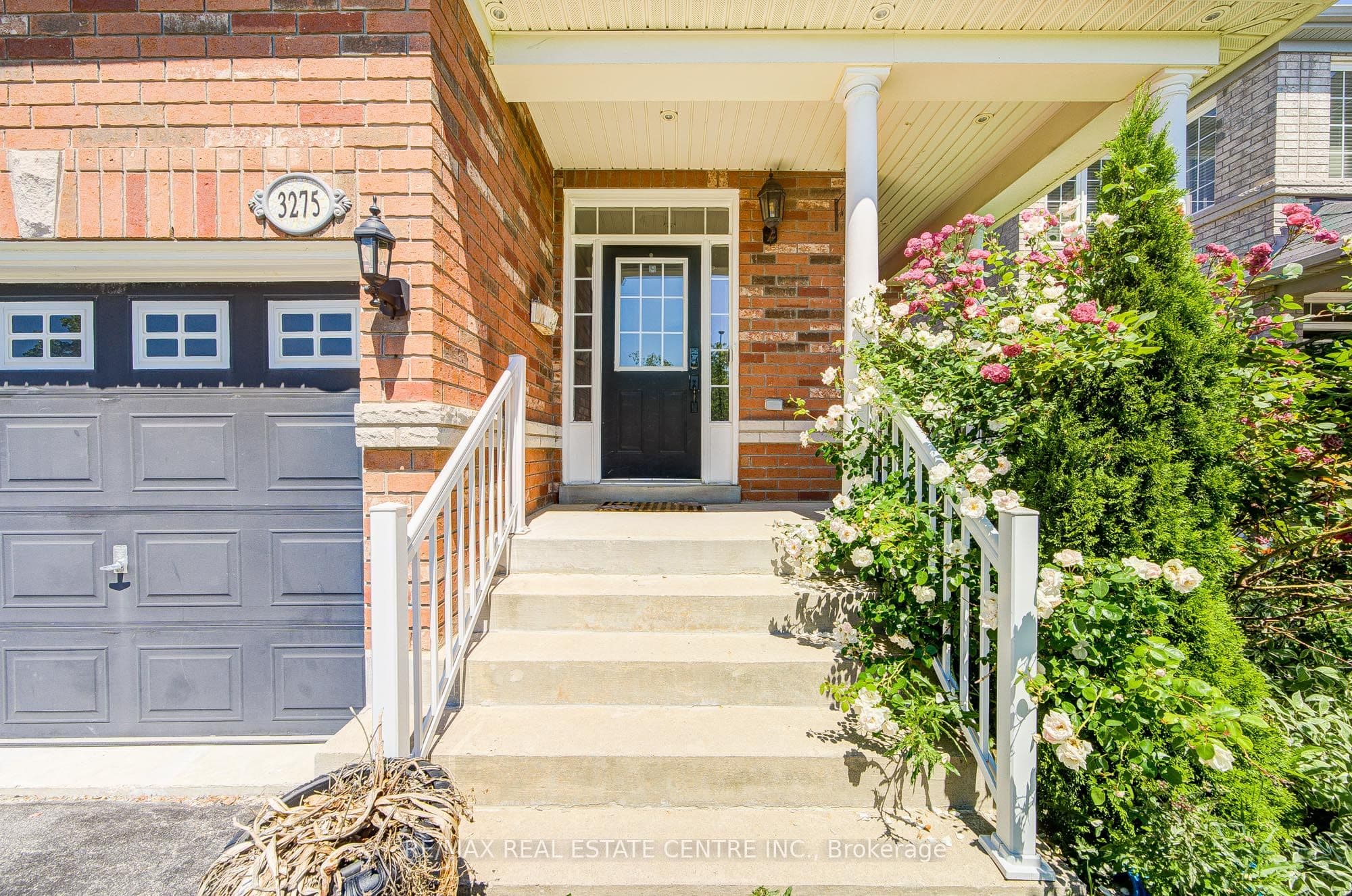 3275 Tacc Drive, Mississauga, ON L5M 0H4