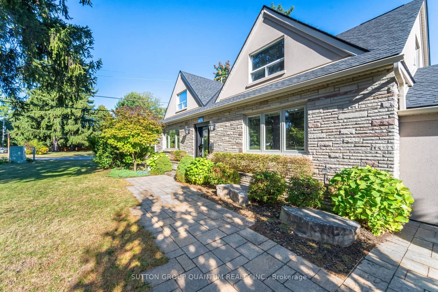 468 Lynd Avenue, Mississauga, ON L5G 2L6