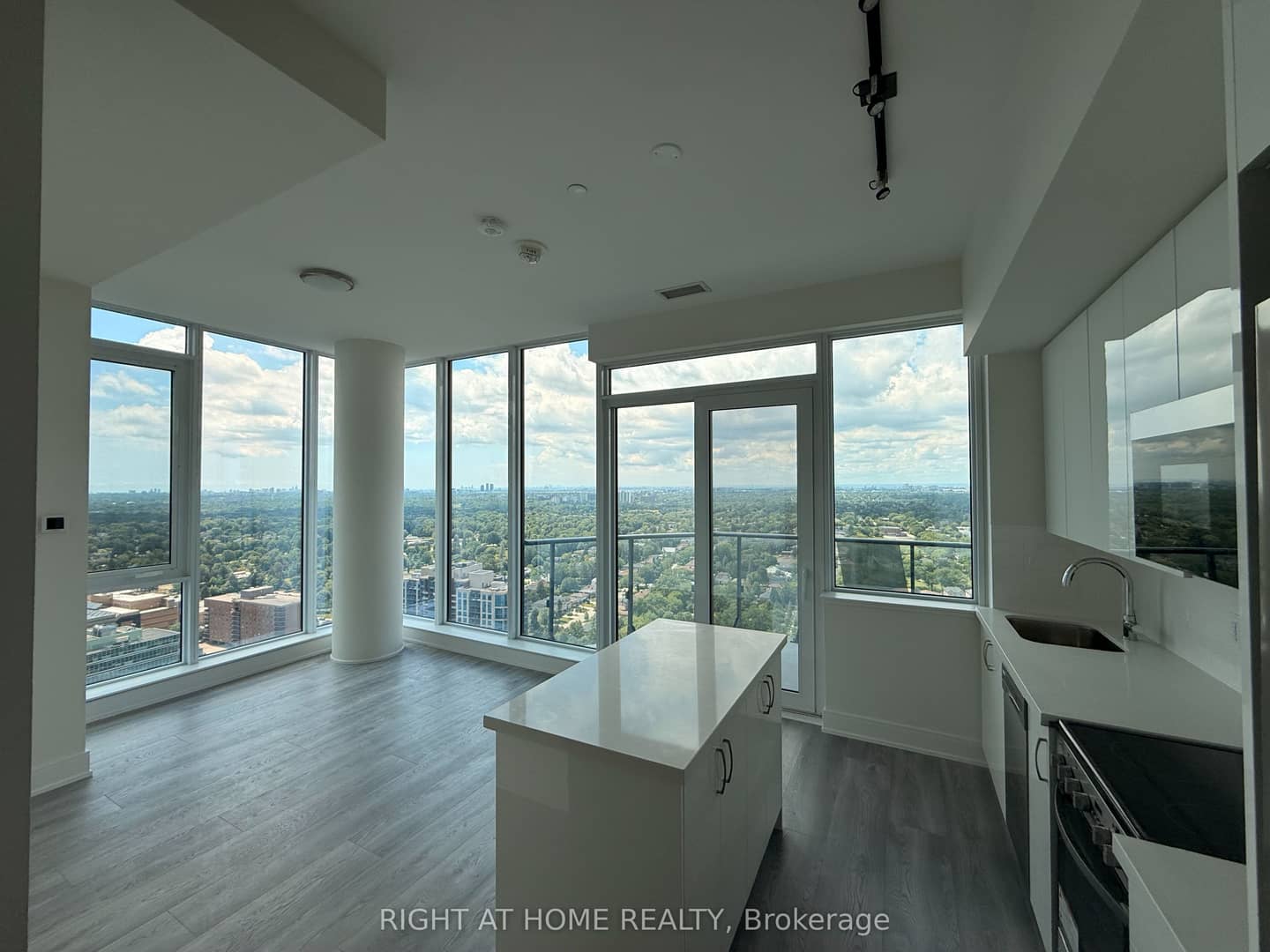 15 Ellerslie Avenue PH03, Toronto, ON M2N 0E7