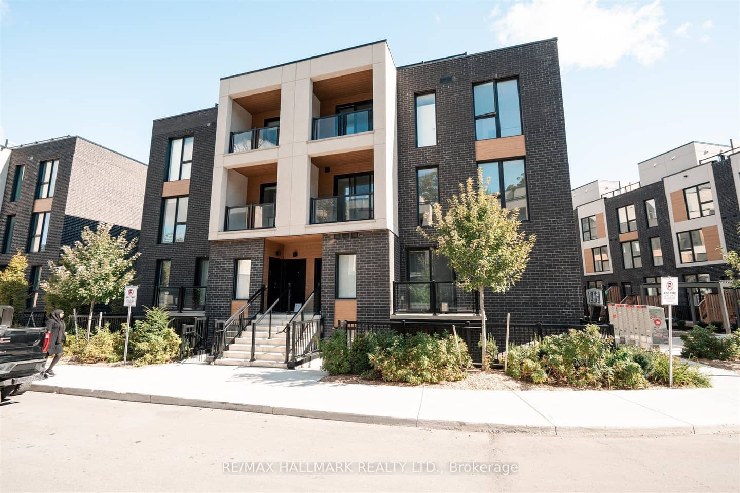 170 Clonmore Drive 13, Toronto, ON M1N 1Y1