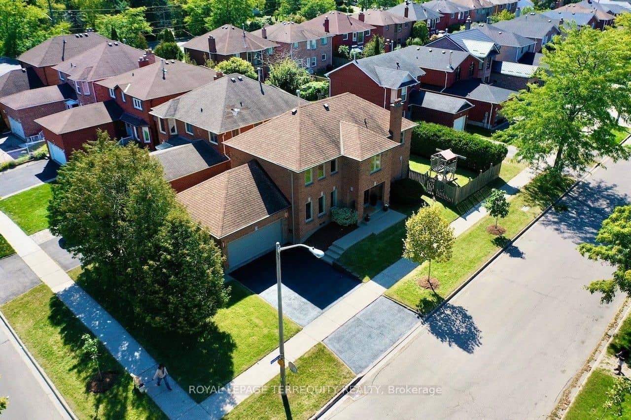 10 Scarboro Avenue, Toronto, ON M1C 3Z4