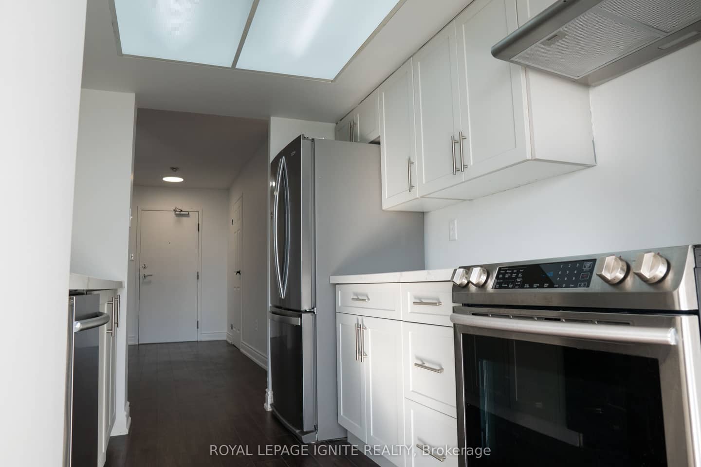 5 Rowntree Road 1010, Toronto, ON M9V 5G9