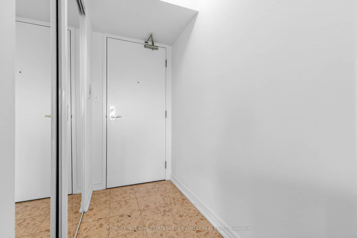 35 Merton Street 1705, Toronto, ON M4S 3G4