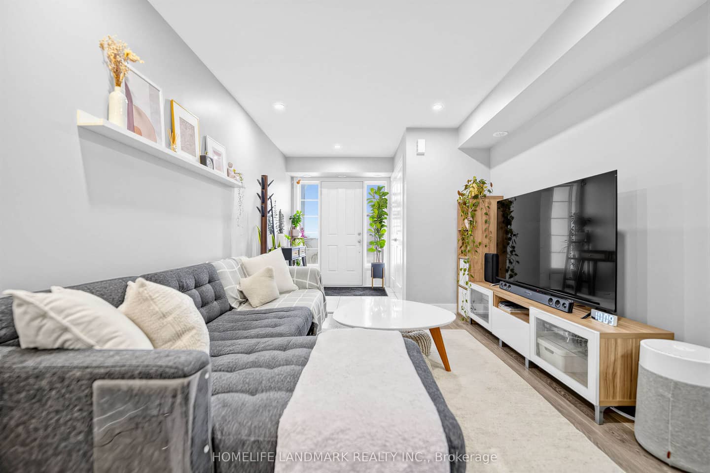 60 Parrotta Drive 251, Toronto, ON M9M 0E5