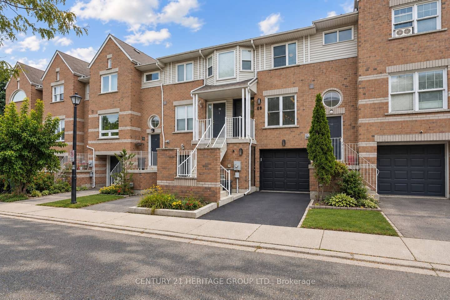 68 Brandy Lane Way, Newmarket, ON L3Y 8P7