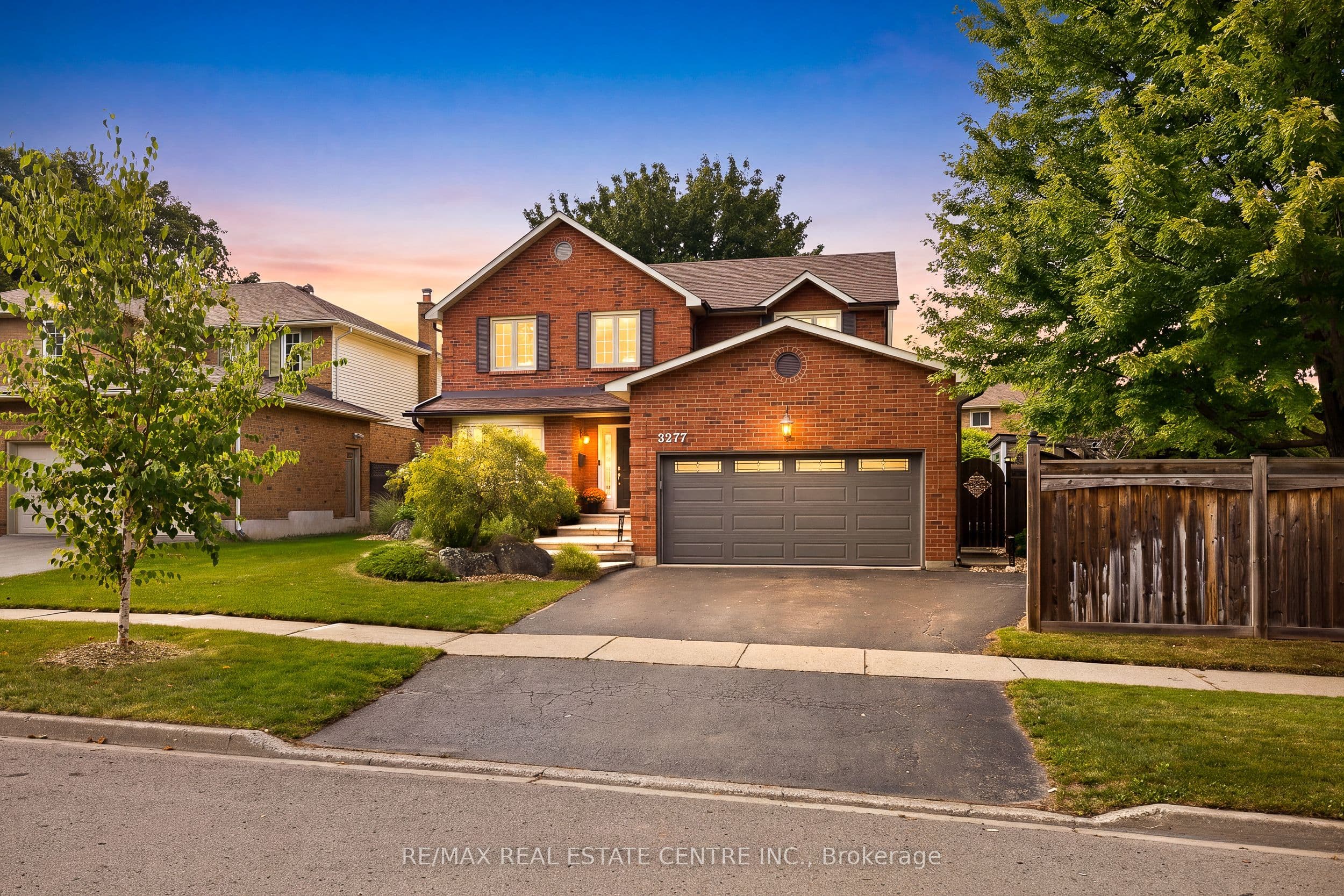 3277 Woodside Avenue, Burlington, ON L7M 2R9
