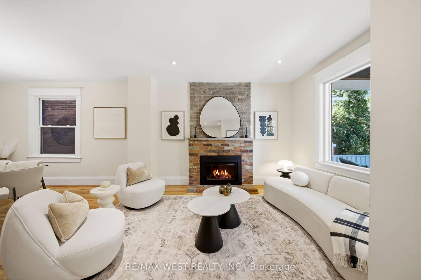 189 Pacific Avenue, Toronto, ON M6P 2P6