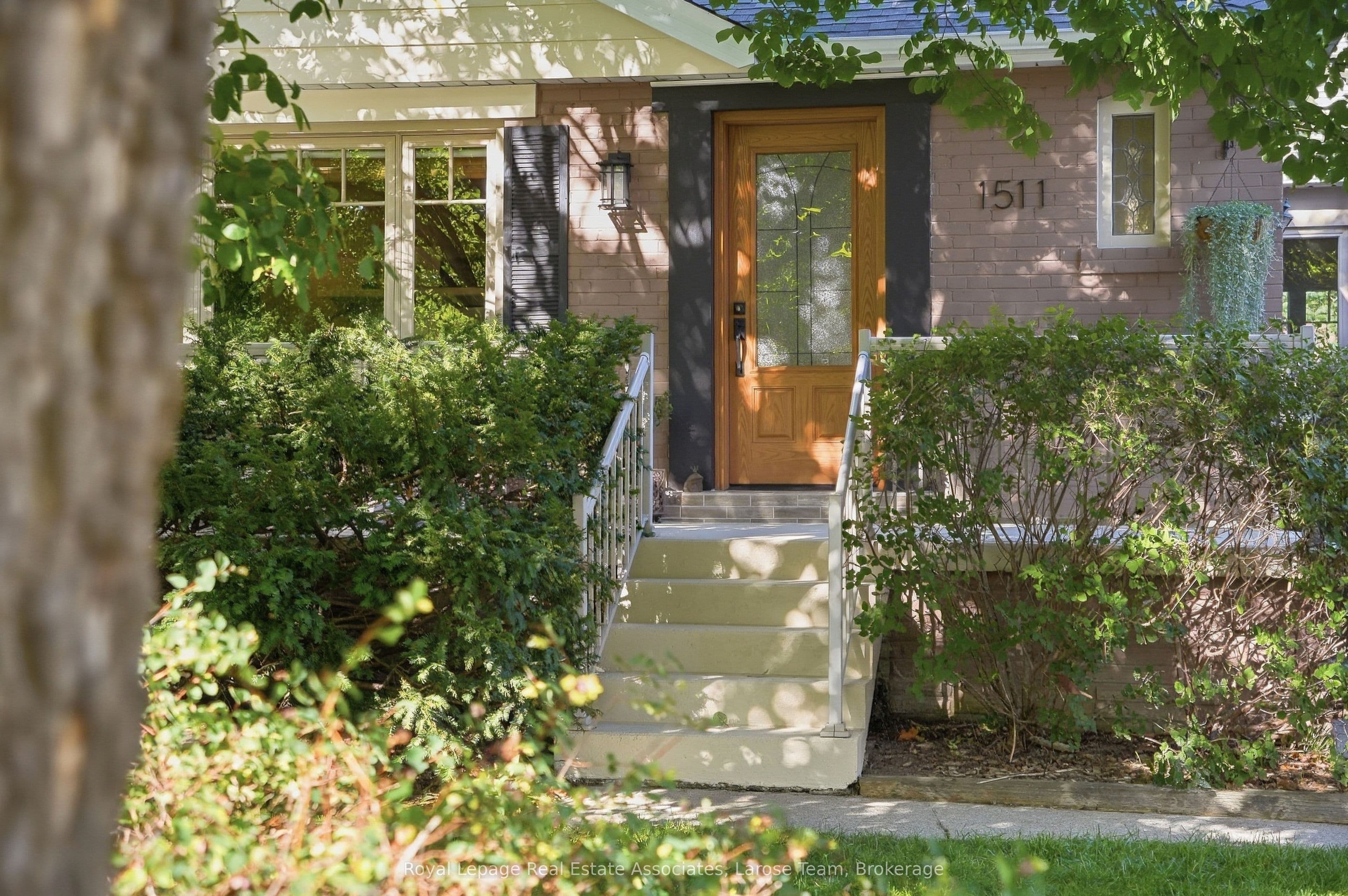 1511 Leda Avenue, Mississauga, ON L5G 4B9