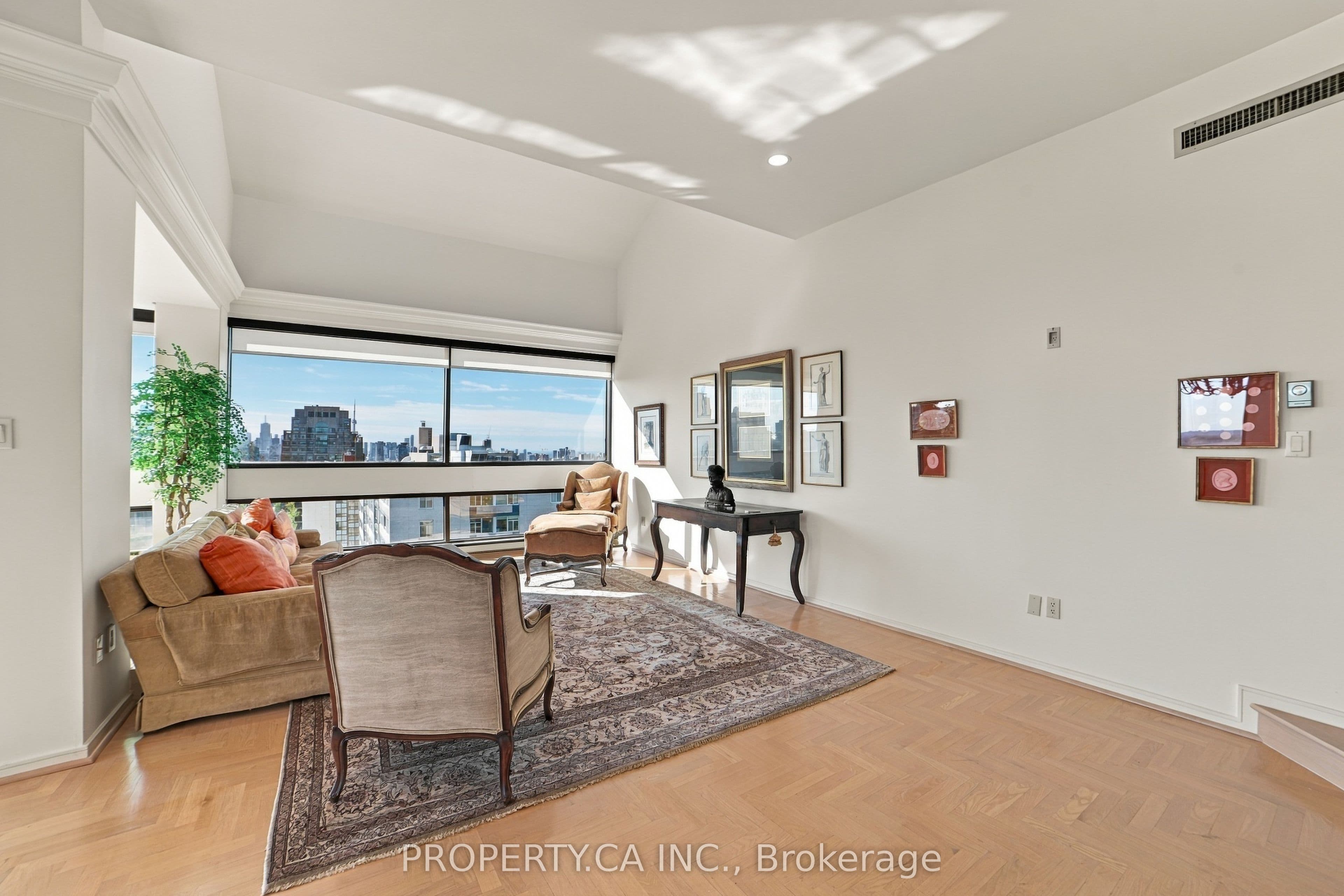 150 Heath Street 1402, Toronto, ON M4V 2Y4