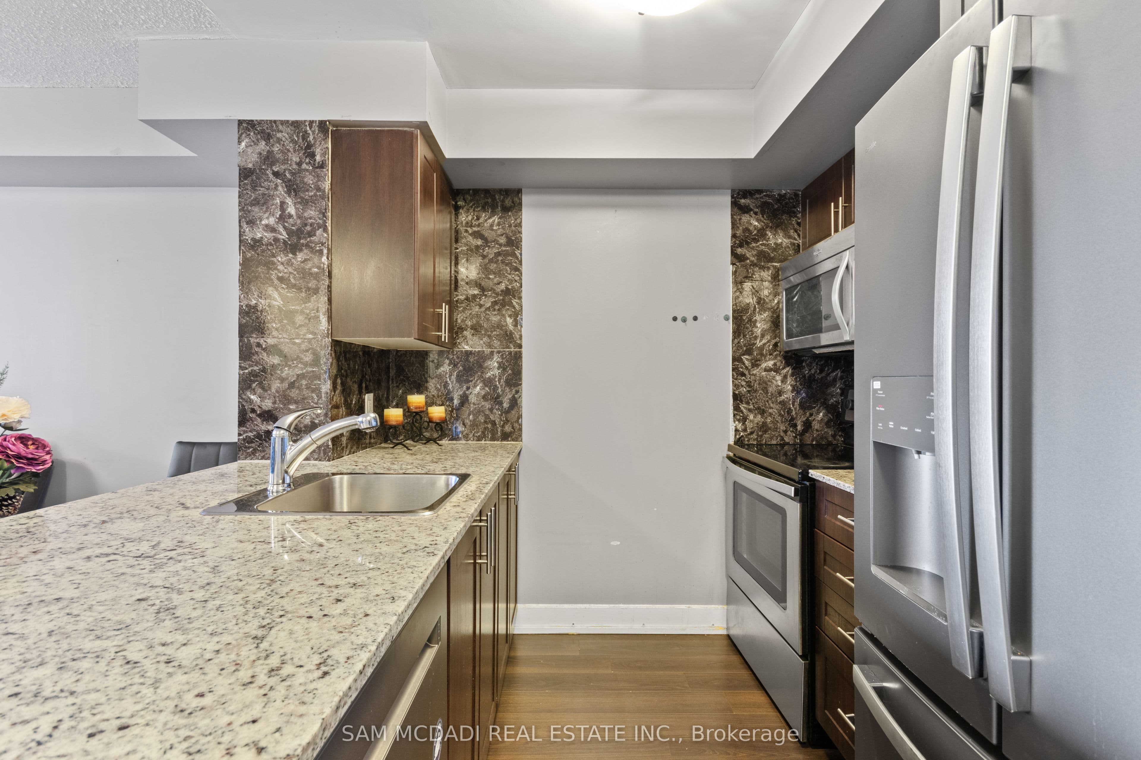 2 Eva Road 630, Toronto, ON M9C 0A9