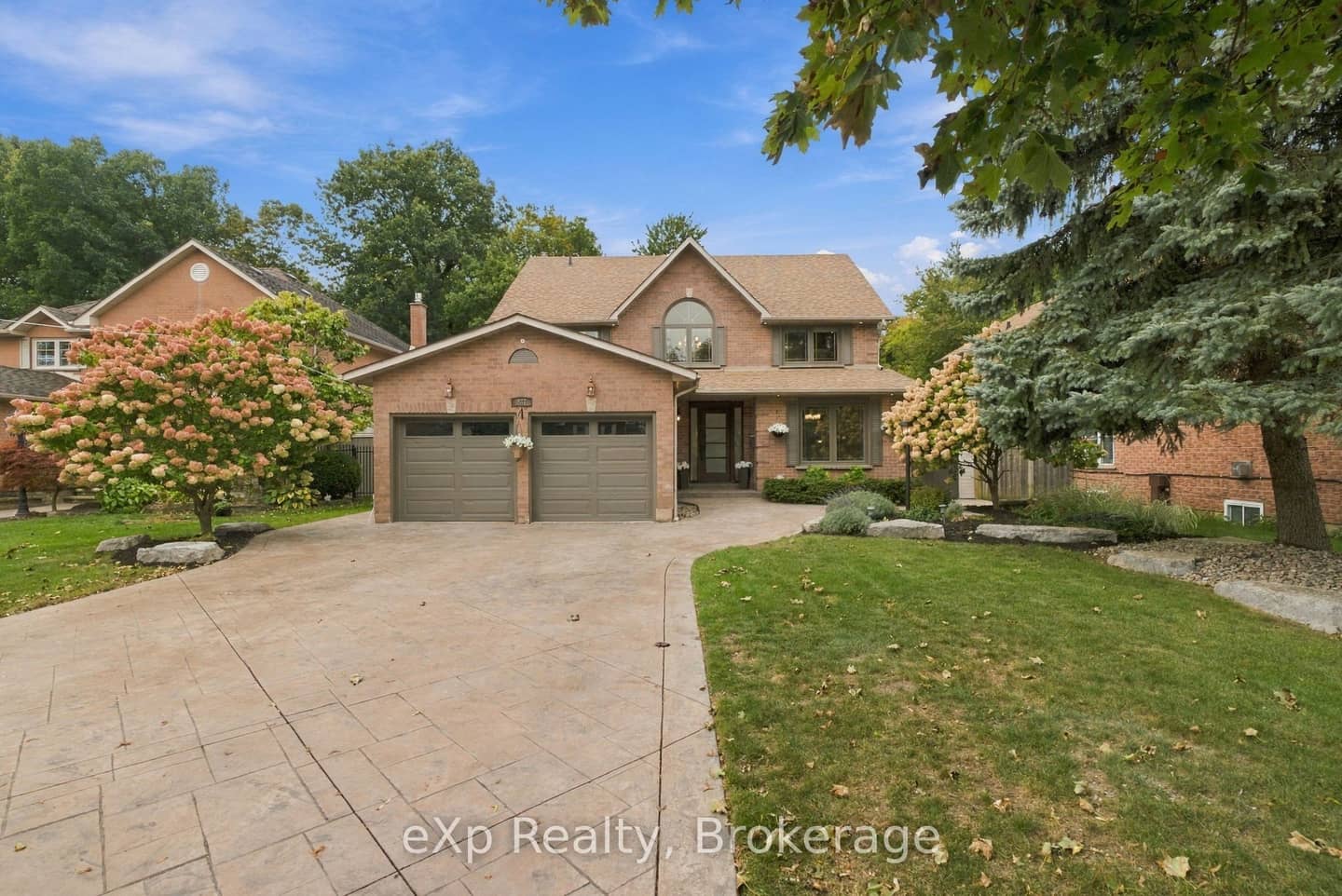 237 Lake Driveway W, Ajax, ON L1S 5B1