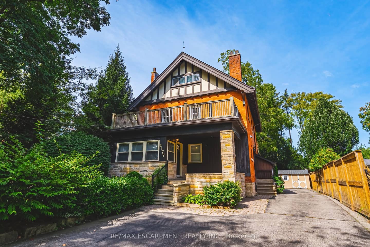 2177 Lakeshore Road, Burlington, ON L7R 1A5