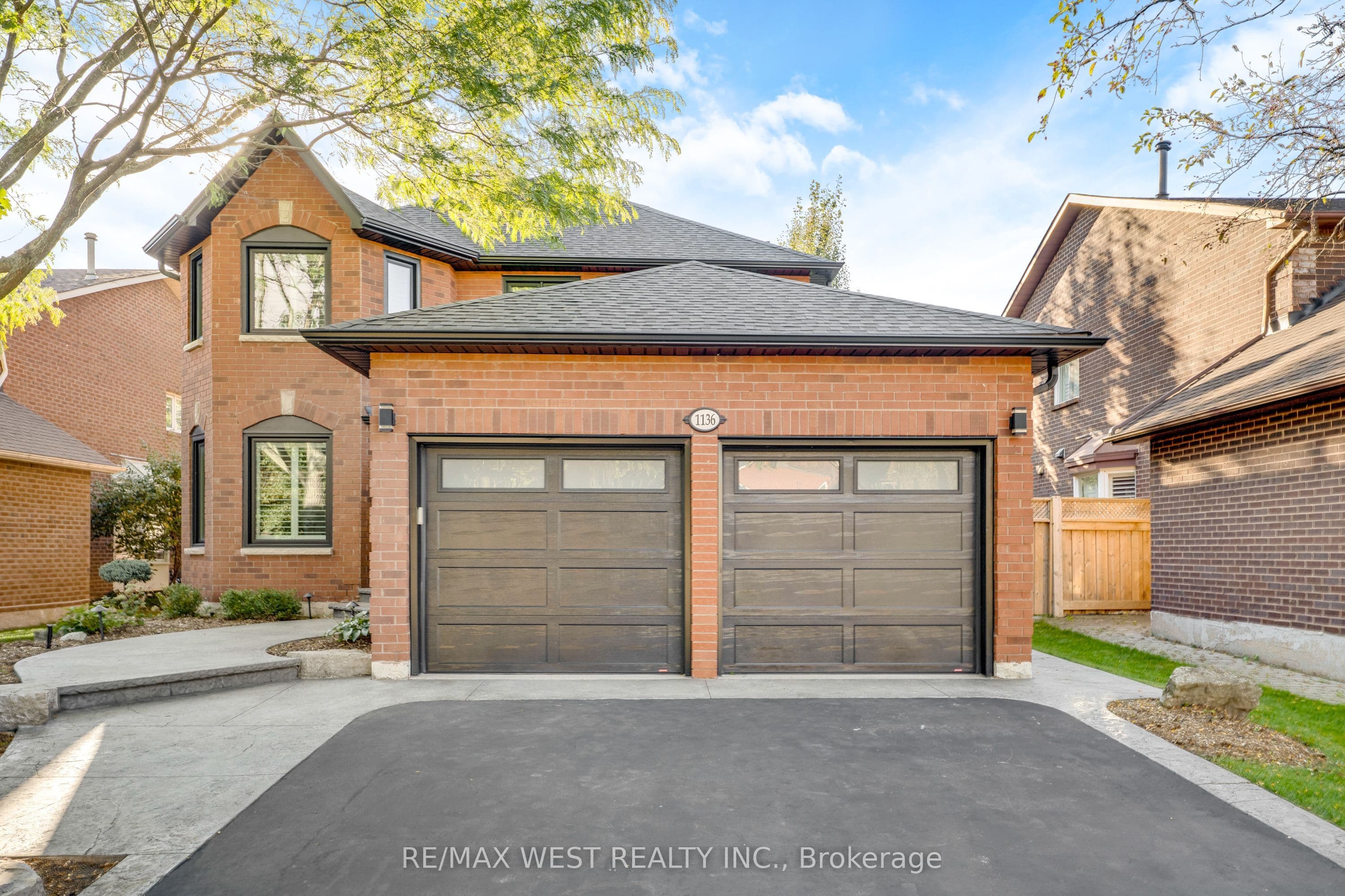 1136 Goodson Crescent, Oakville, ON L6H 4A4