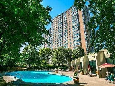 75 Bamburgh Circle 428, Toronto, ON M1W 3W1