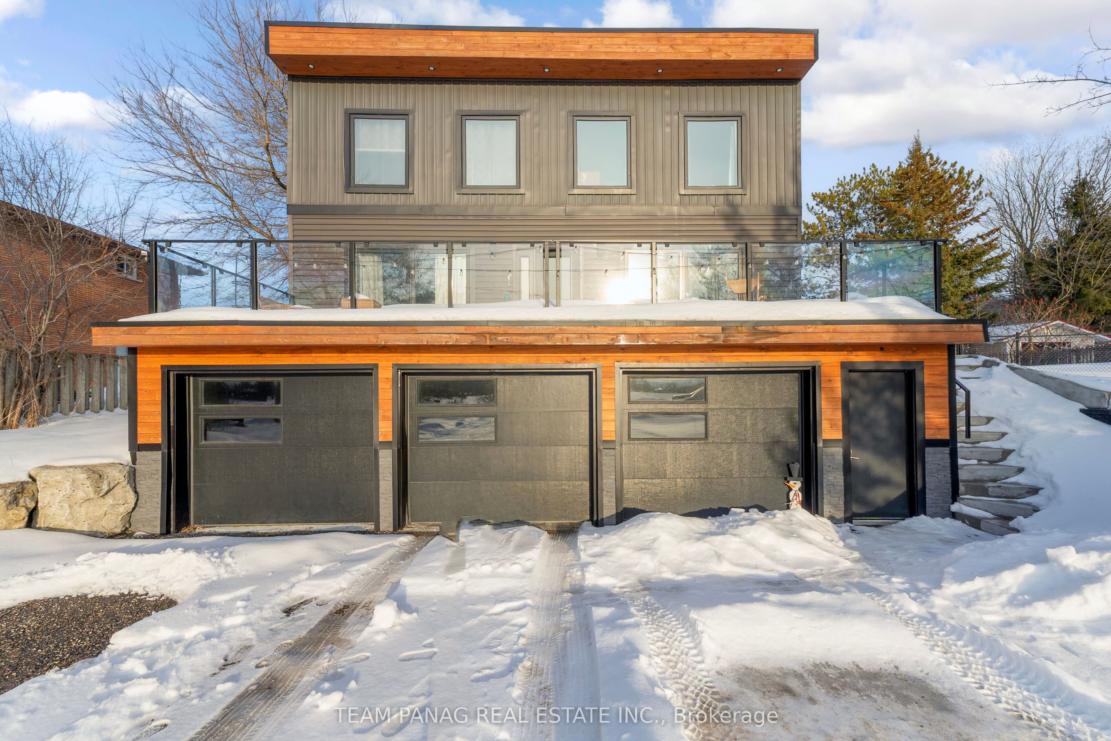 11561 Russell Road, Scugog, ON L9L 1B3