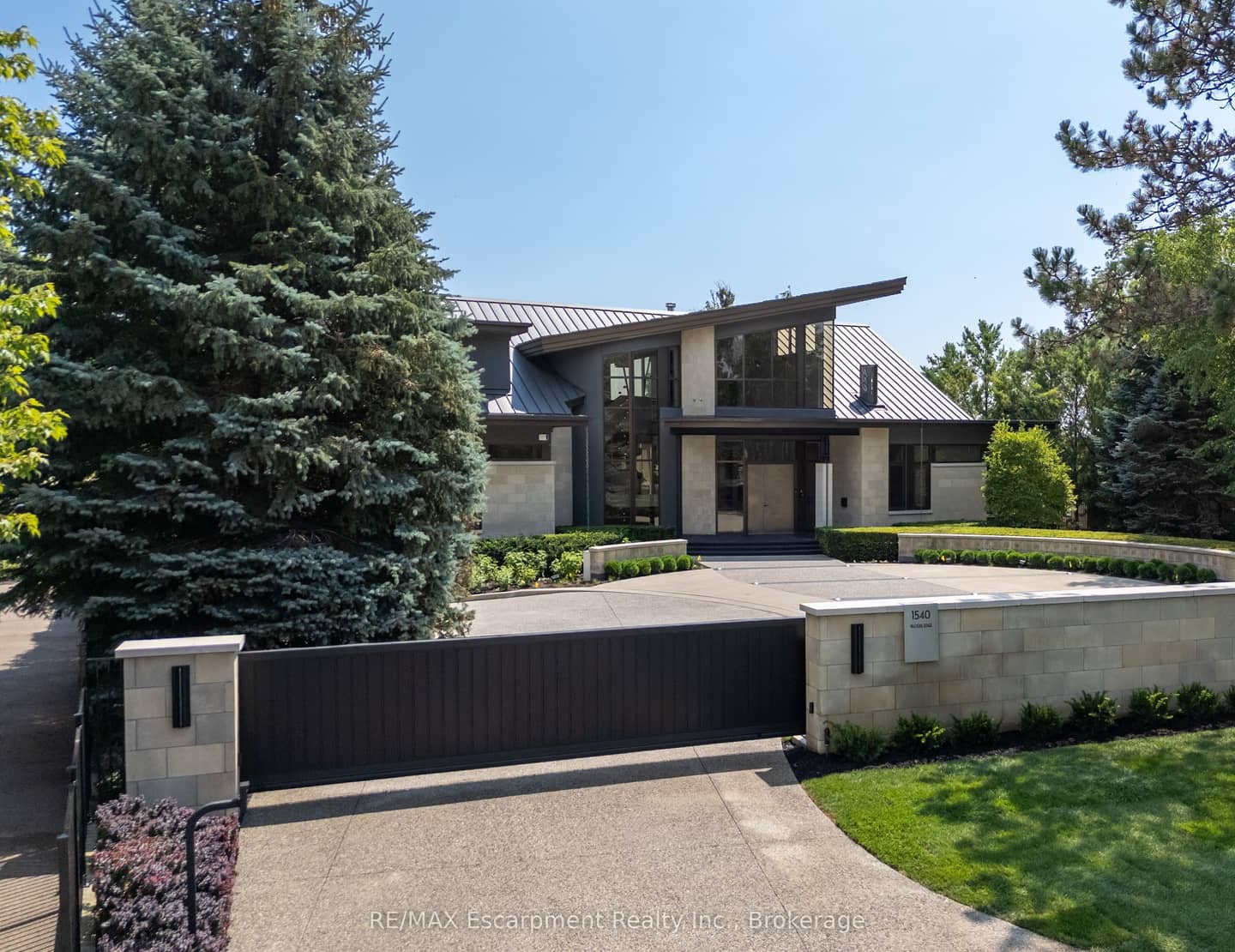 1540 WATERSEDGE Road, Mississauga, ON L5J 1A4