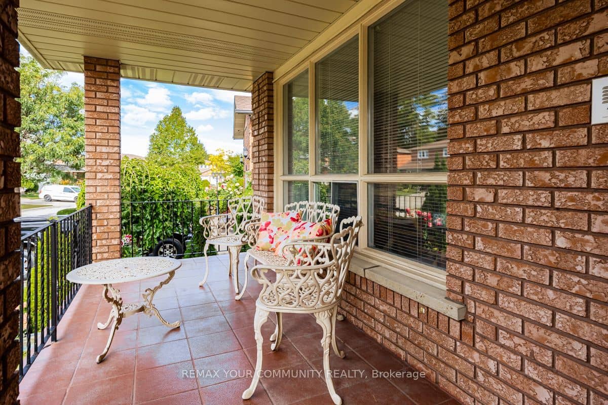 55 Thistle Ridge Drive, Vaughan, ON L4L 3K3