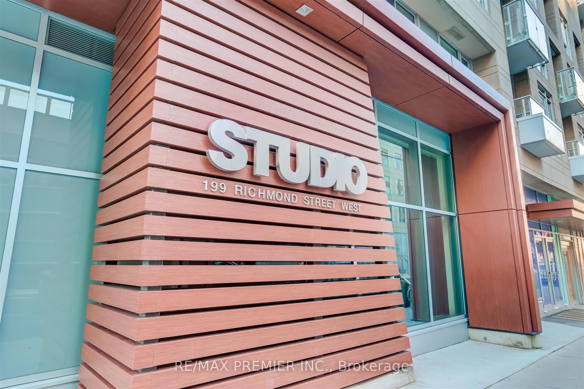 199 Richmond Street W 403, Toronto, ON M5V 0H4
