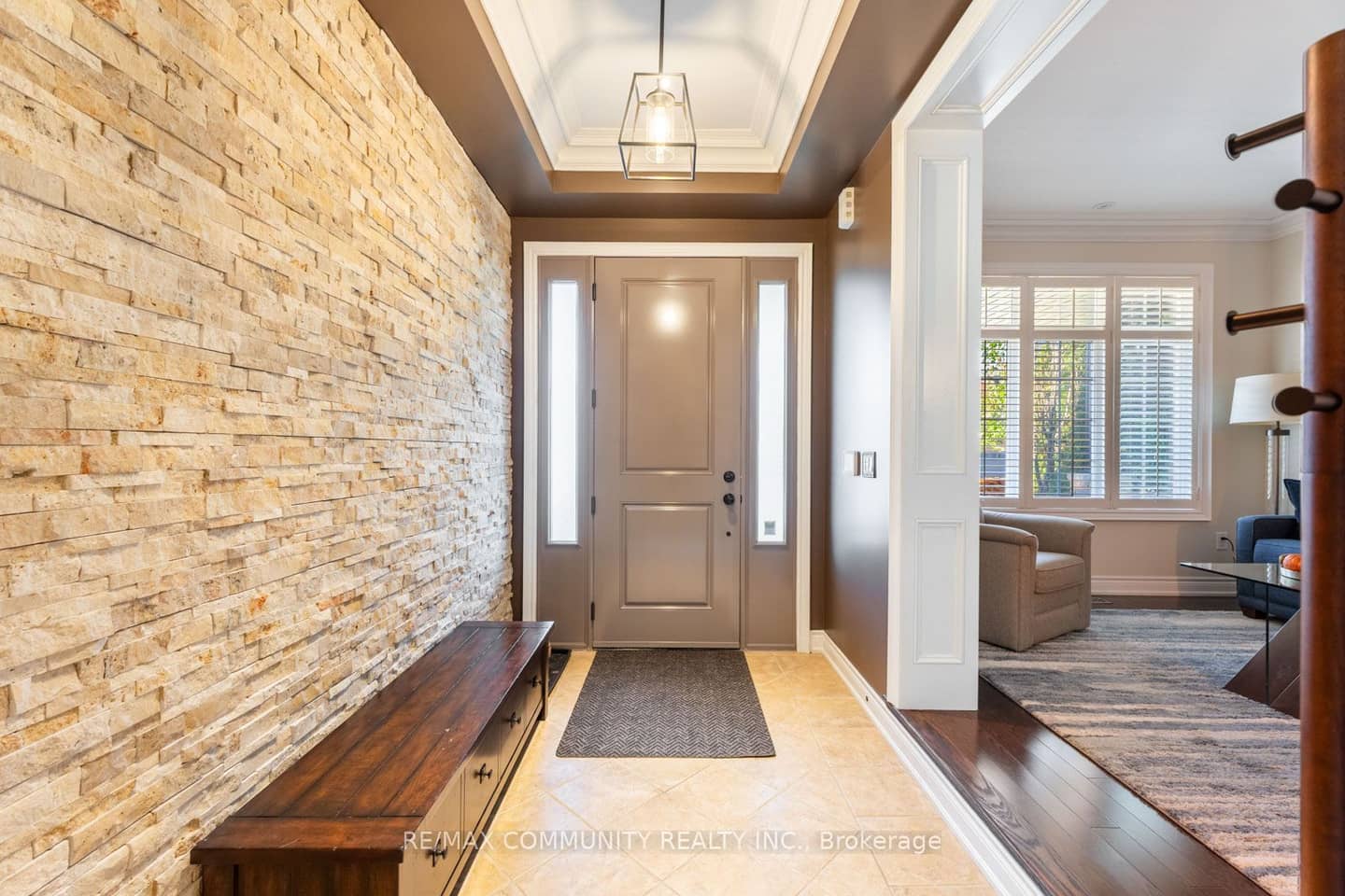 353 Shipway Avenue, Clarington, ON L1B 0C1