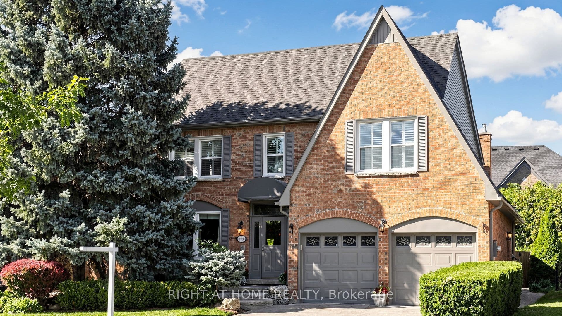 103 Peevers Crescent, Newmarket, ON L3Y 7T2