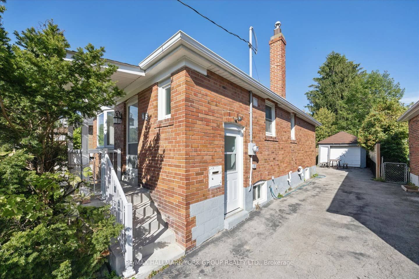45 Seventeenth Street, Toronto, ON M8V 3K2
