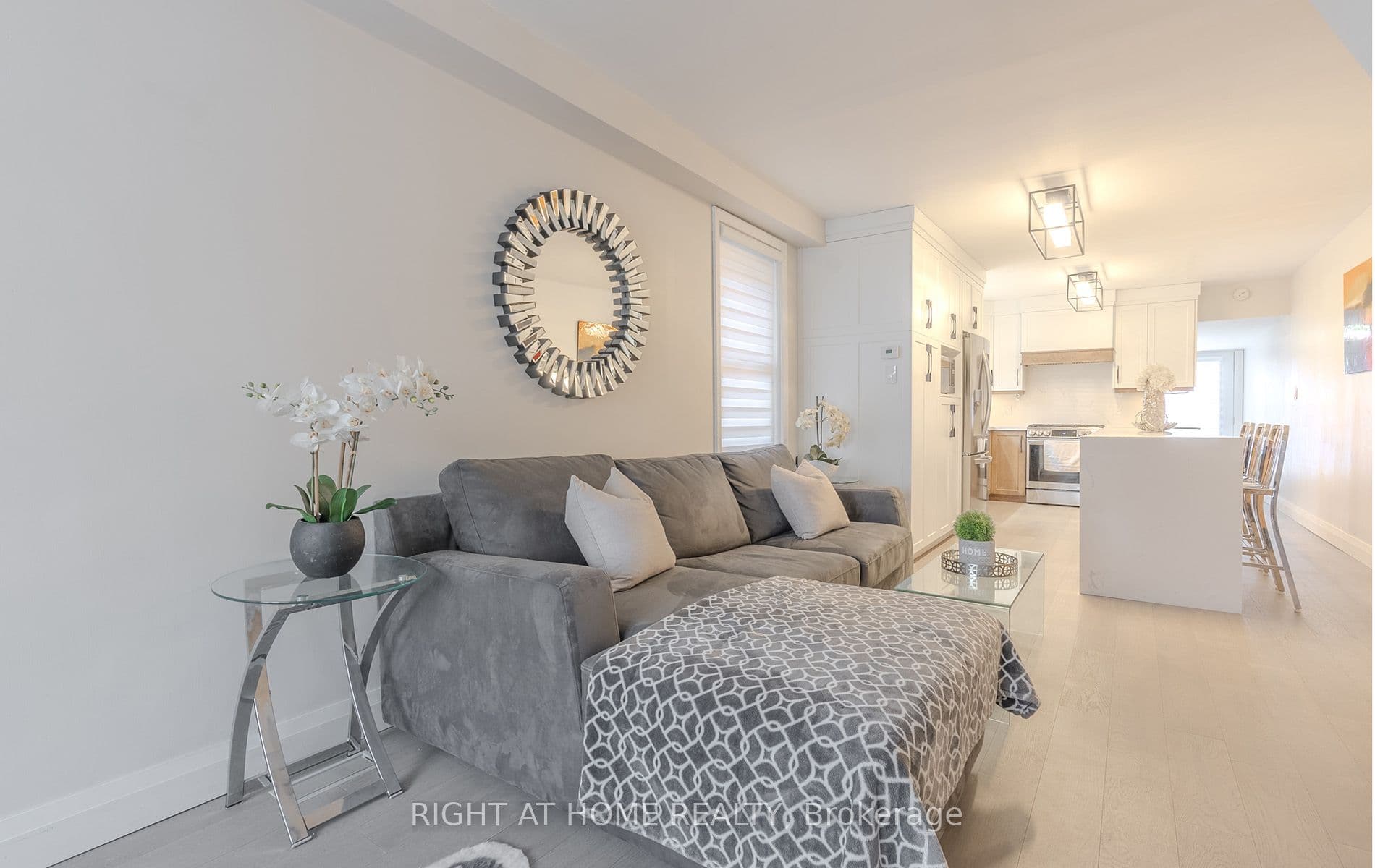 15 Hamstead Avenue, Toronto, ON M4C 2S3