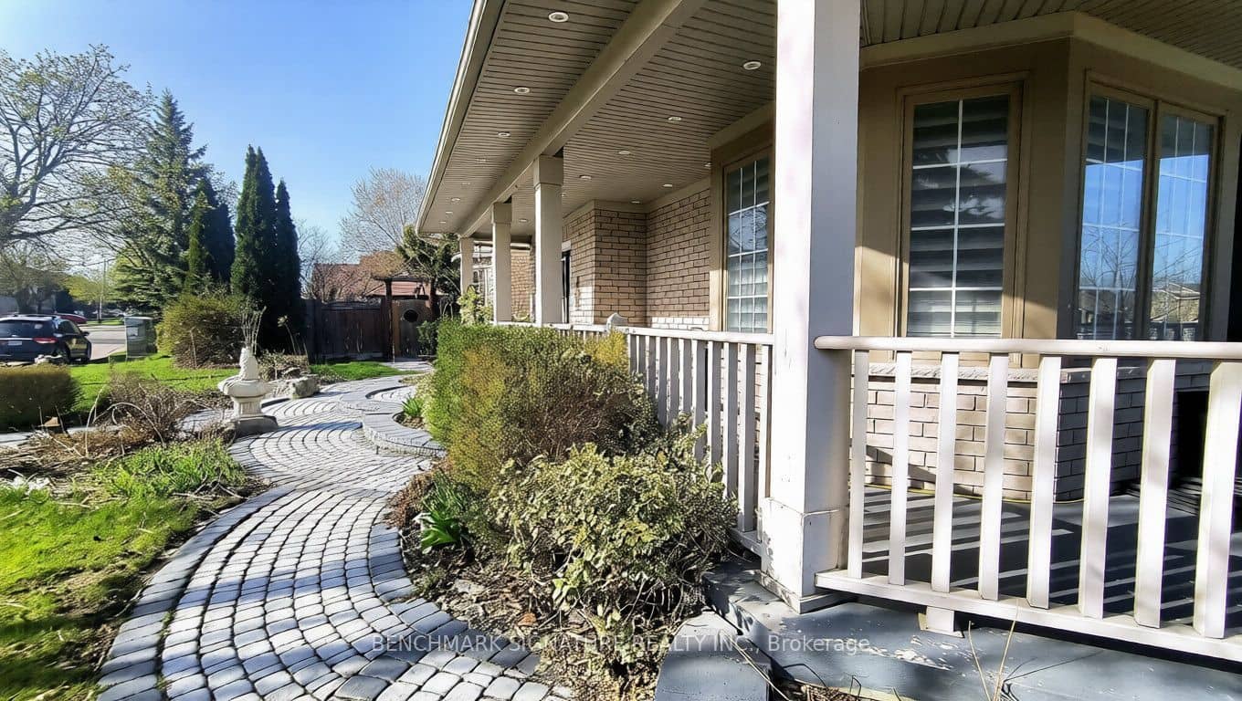 75 Boxwood Crescent, Markham, ON L3S 3V3