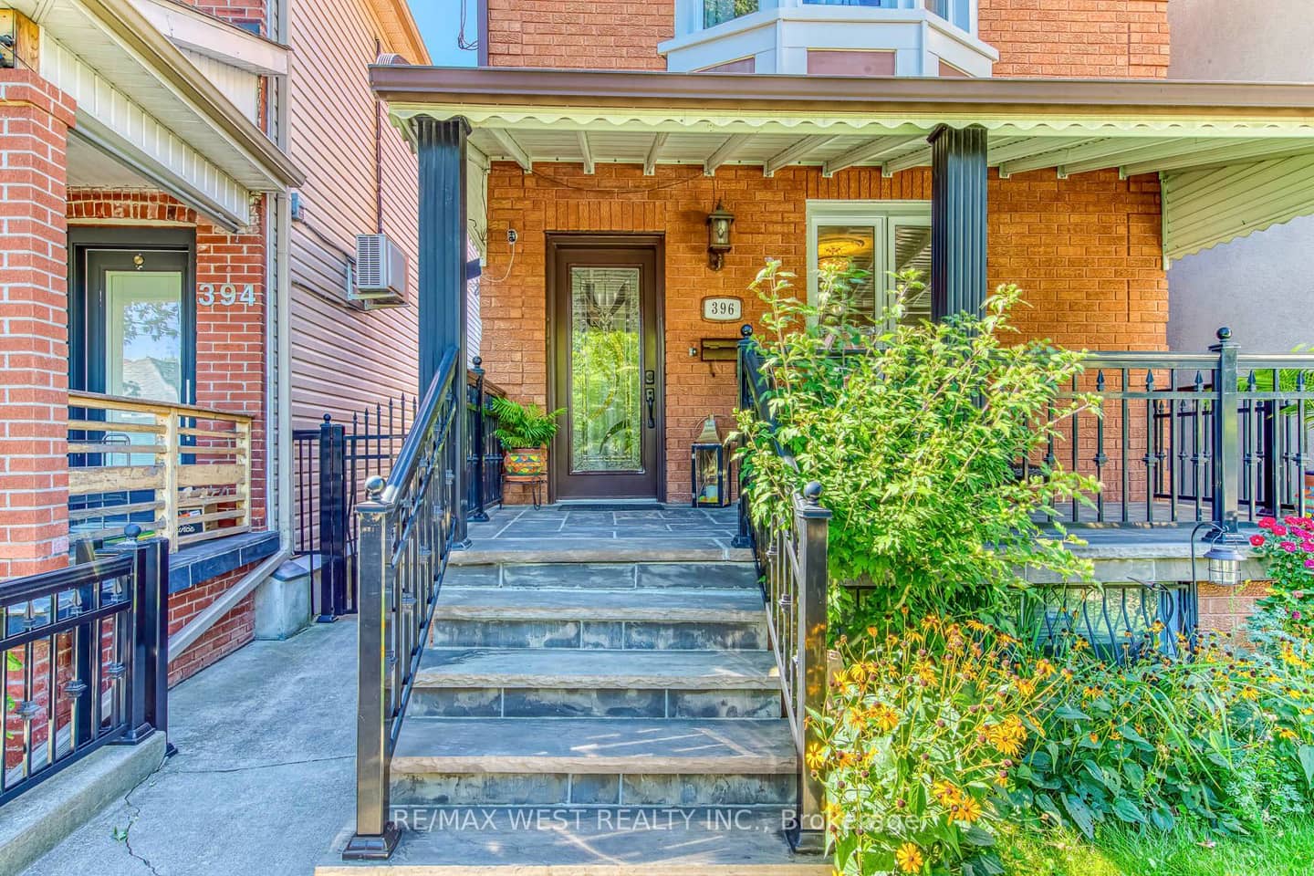 369 Bartlett Avenue N, Toronto, ON M6H 3G7