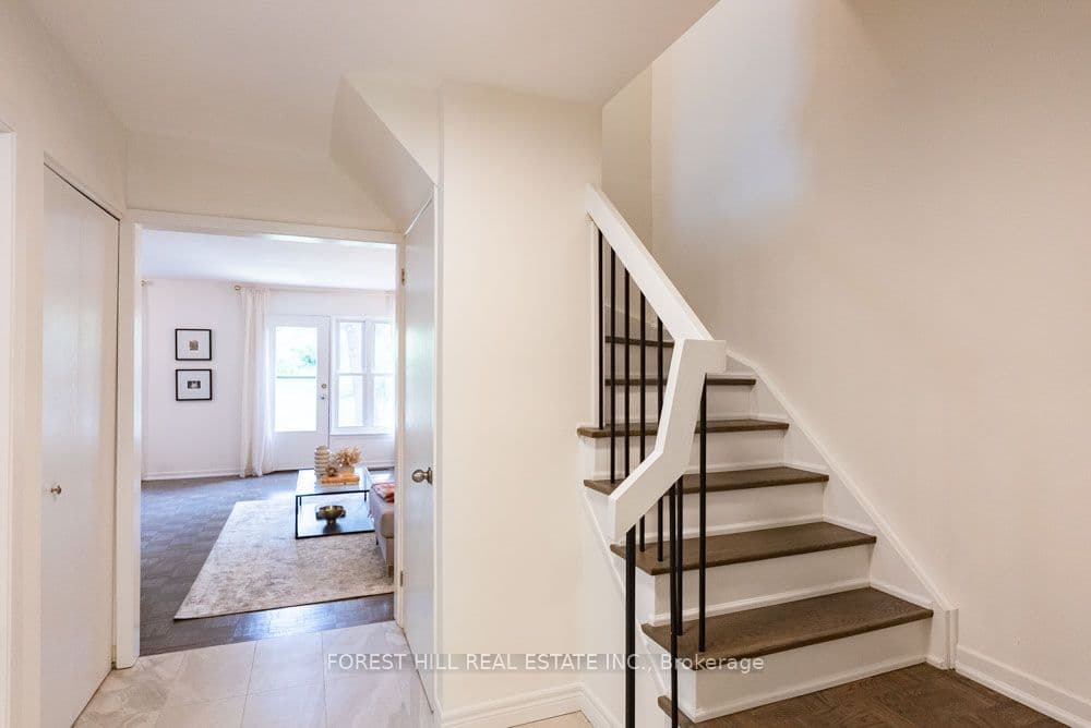 6 Snowshoe Crescent, Markham, ON L3T 4M6