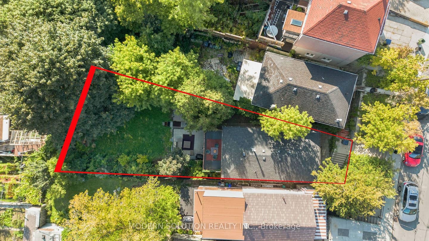5A Dynevor Road, Toronto, ON M6E 3W7