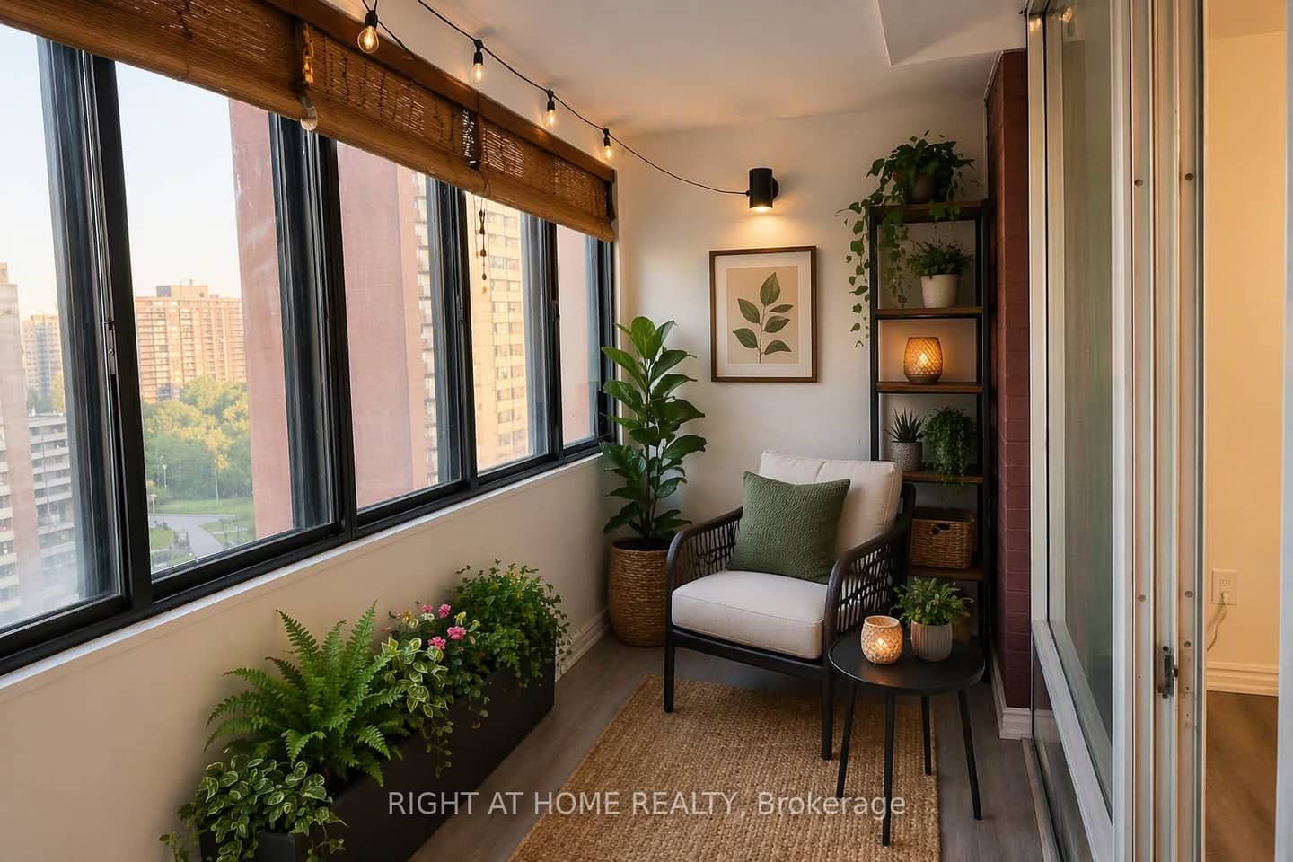 5 Massey Square 1508, Toronto, ON M4C 5L6