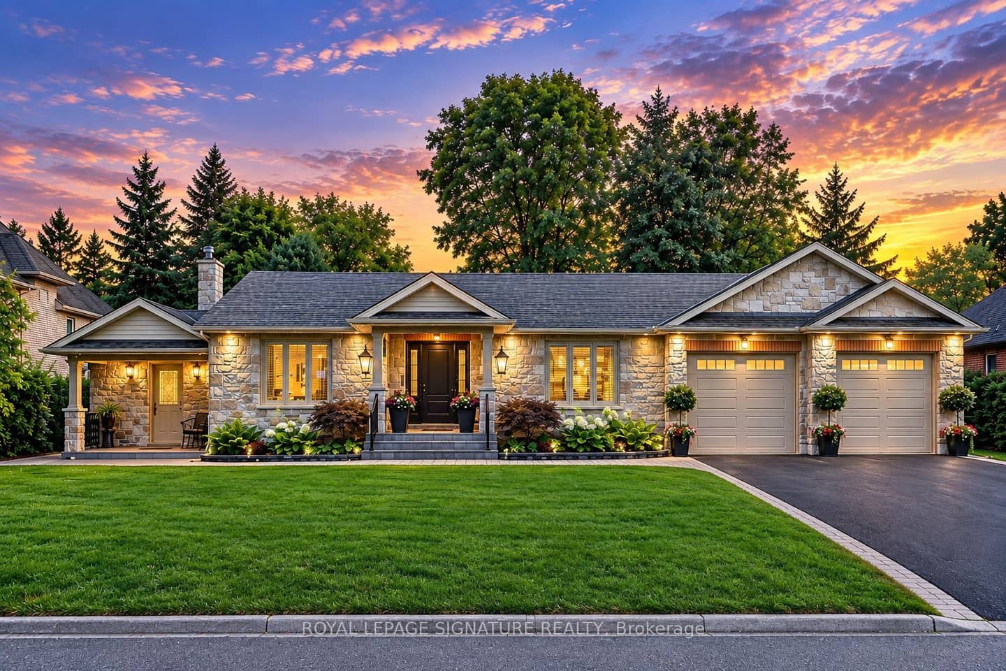 2544 Sharon Crescent, Mississauga, ON L5C 1Y8