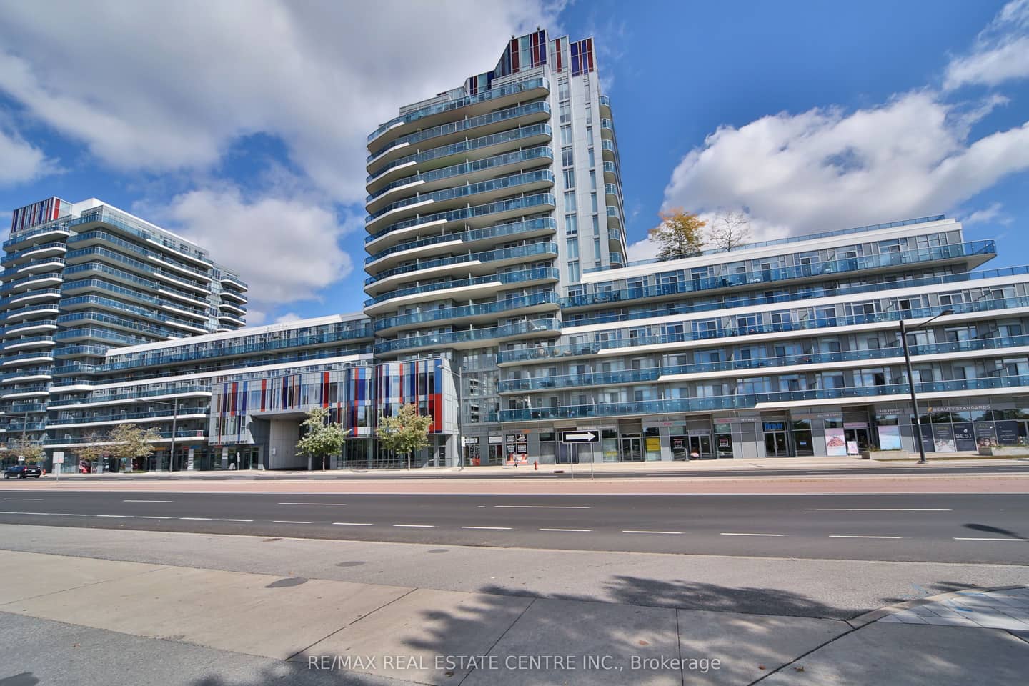 9471 Yonge Street 315, Richmond Hill, ON L4C 1V4
