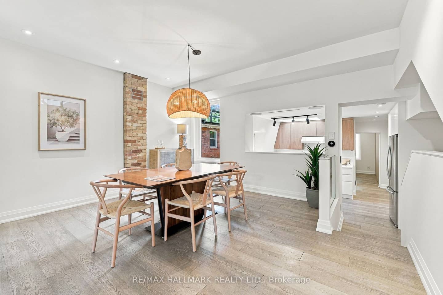 10 Earl Street, Toronto, ON M4Y 1M3