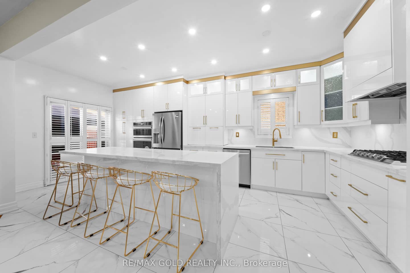 19 Attview Crescent, Brampton, ON L6P 2R5