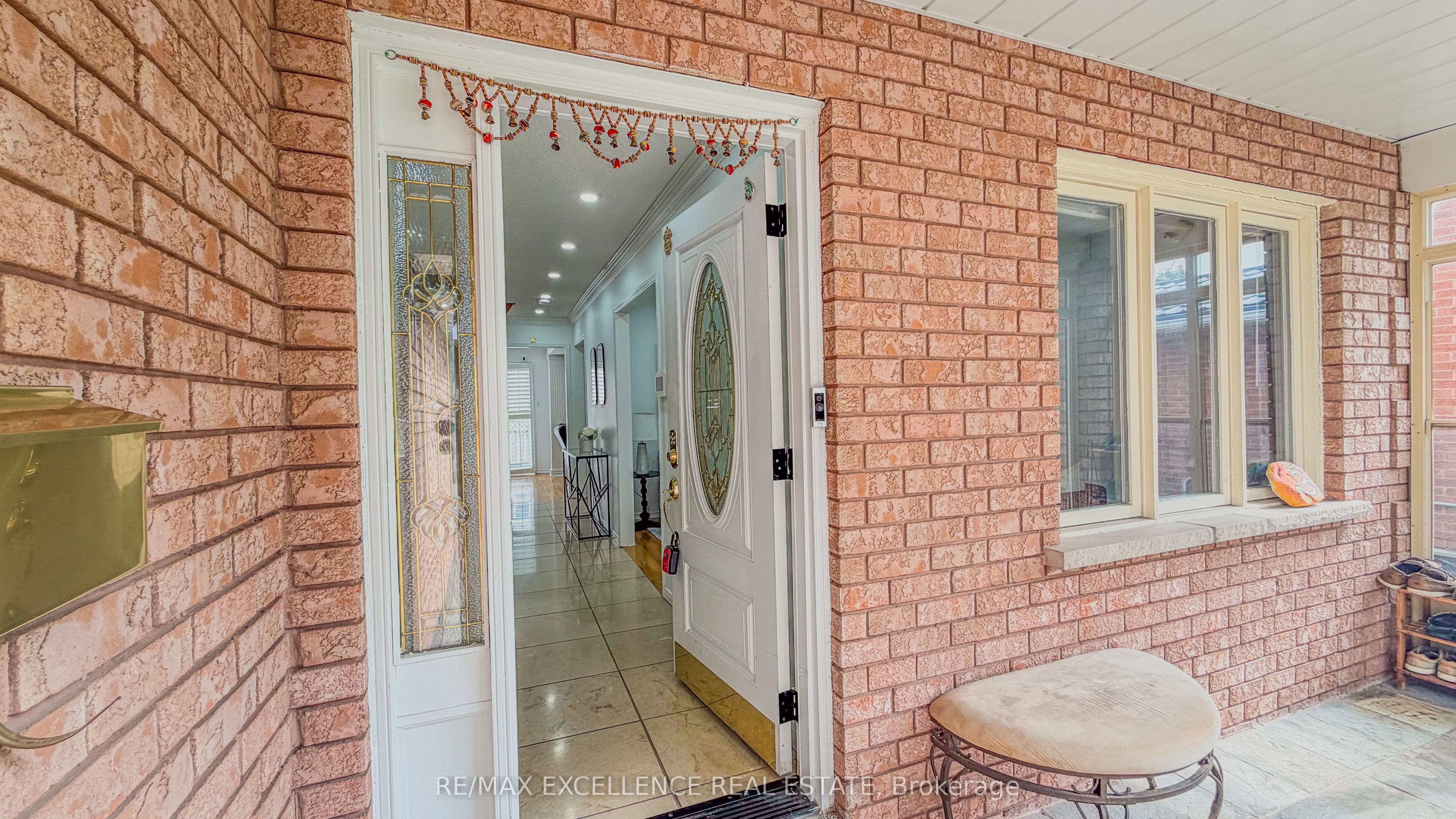 303 Hickory Circle, Oakville, ON L6H 4V3